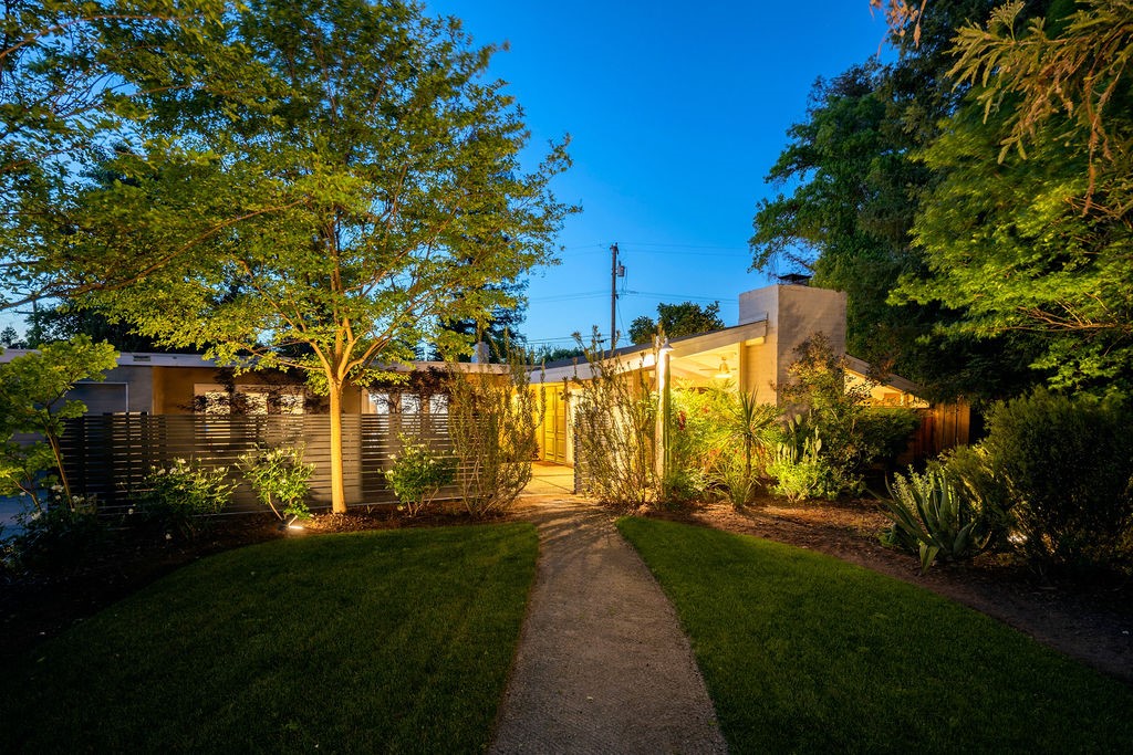 1264 W Celeste