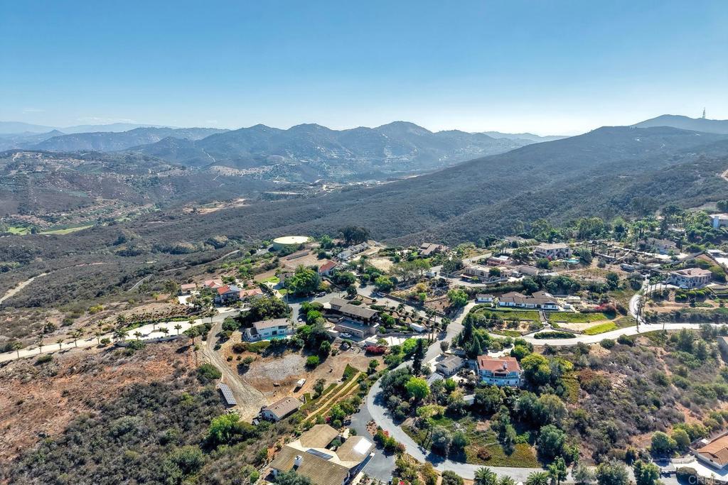 2335 Mirador