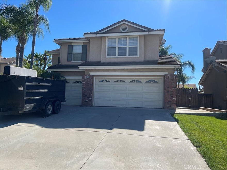 Welcome home to this great family home located in the Keystone Ridge neighborhood featuring 4 bedrooms, 2.5 bathrooms and a bonus room, and a beautiful kitchen there is  plenty of space for every one . There is a fireplace in the living room. The home has solar. Then you step into the tranquil back yard that has a covered patio with ceiling fans , a built in barbeque and a sparkling pool and spa. Great schools and shopping near by