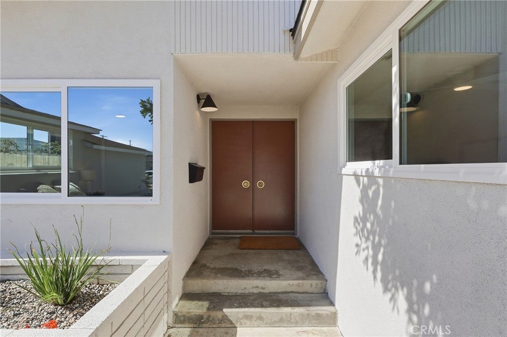 1615 W 183rd