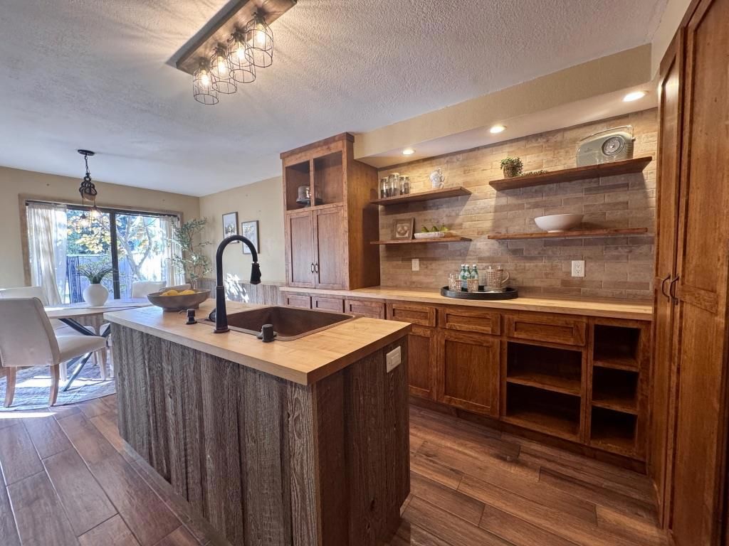 Photo of 756 Duffin Drive, Hollister, CA 95023 (MLS # ML82017211)