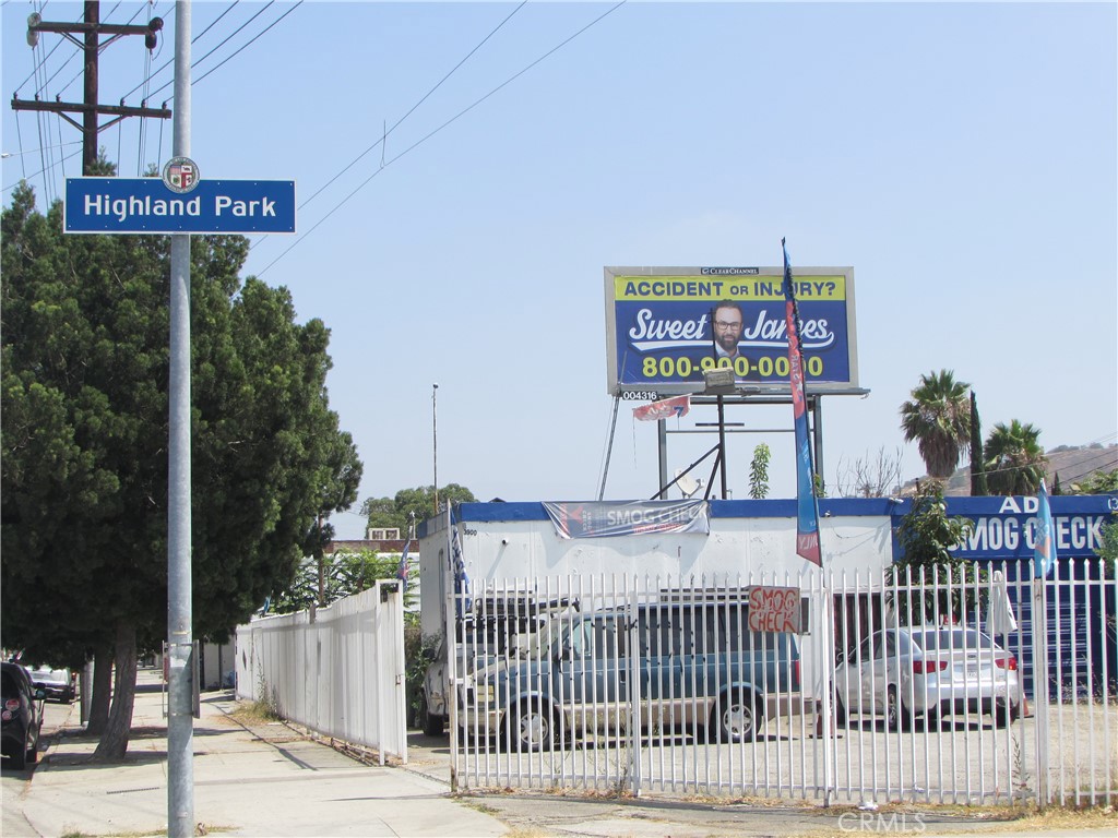 Properties 3 3900 N Figueroa Street