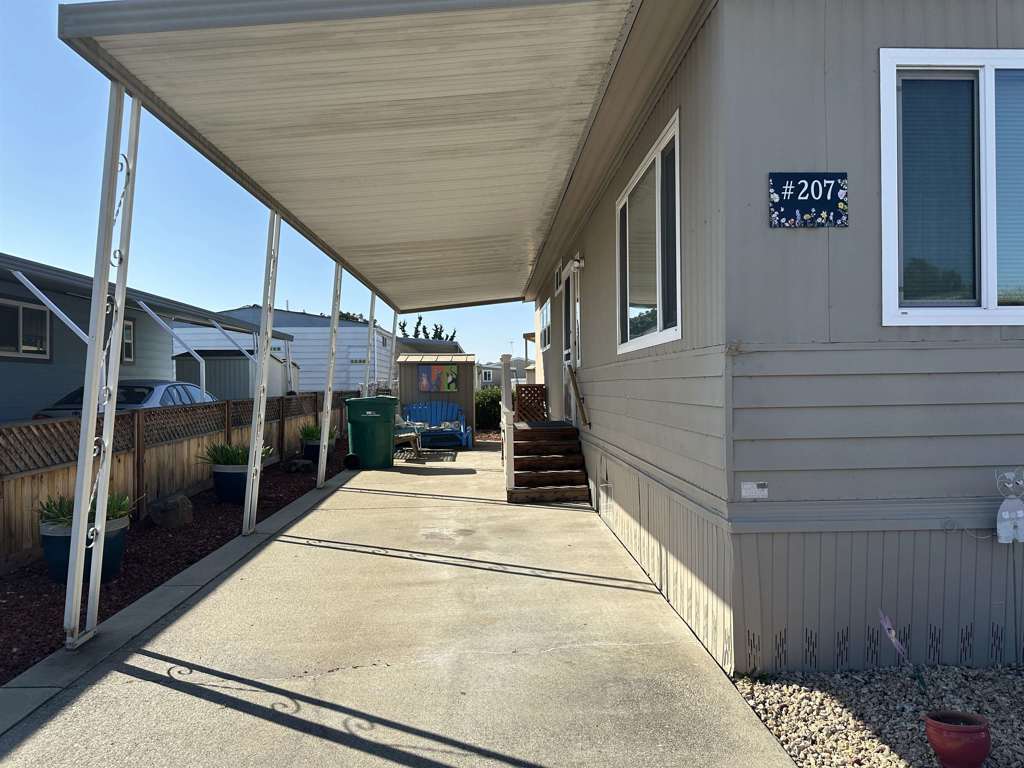 1150 W Winton Ave.