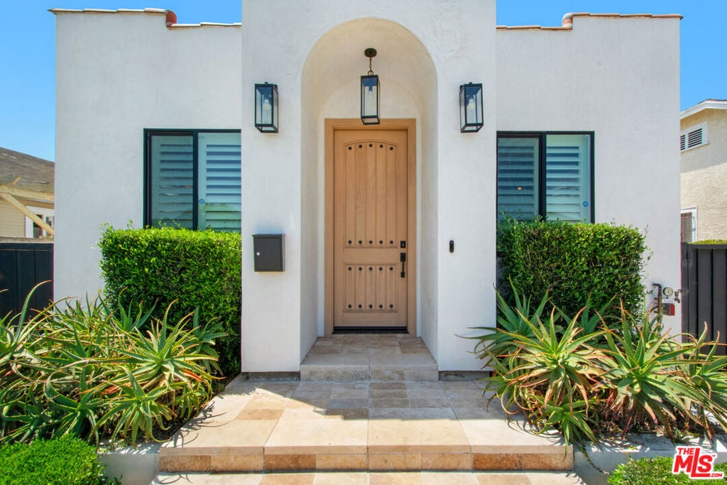 3763 S Gramercy Place, Los Angeles CA 90018