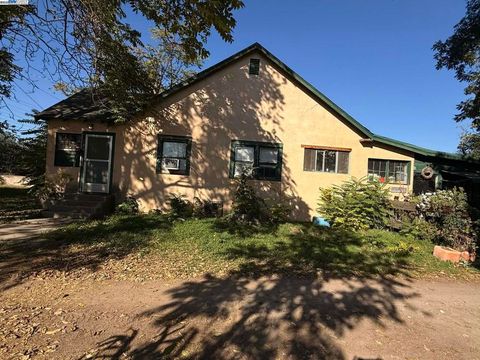 Photo of 124 Yosemite Meadows Dr Dr, Modesto, CA 95357 (MLS # 41119516)