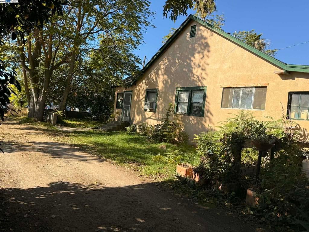 124 130/136 Yosemite Meadows Dr