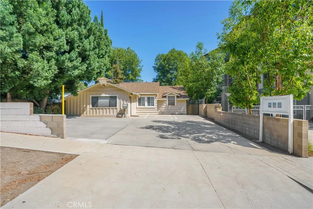 Woodland Hills, California 91367, United States, ,Commercial,Active,196103