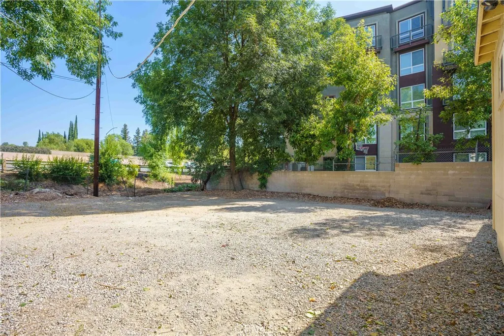 Woodland Hills, California 91367, United States, ,Commercial,Active,196103