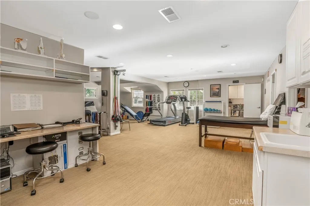 Woodland Hills, California 91367, United States, ,Commercial,Active,196103