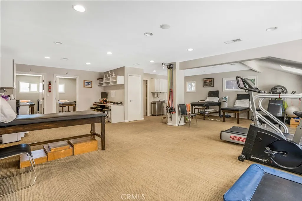 Woodland Hills, California 91367, United States, ,Commercial,Active,196103