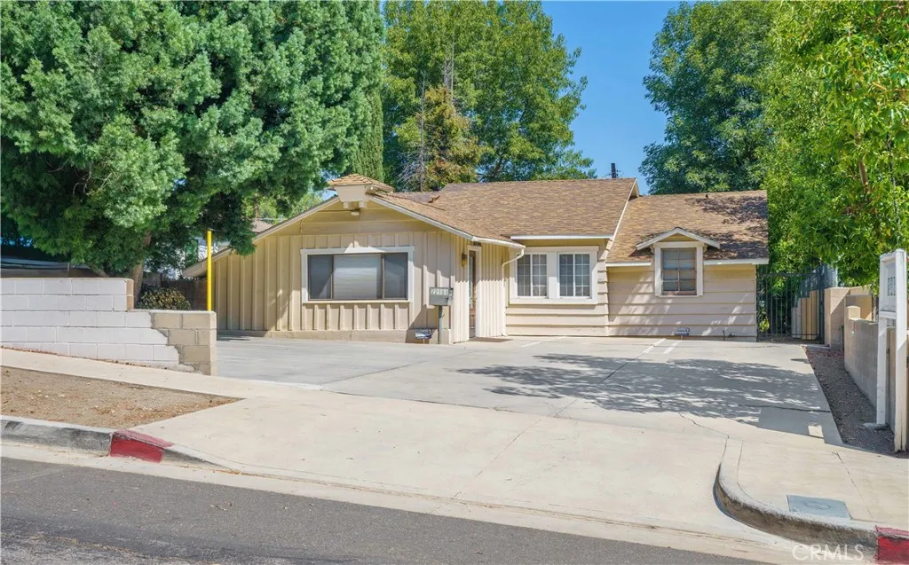 Woodland Hills, California 91367, United States, ,Commercial,Active,196103