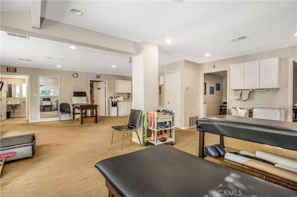 Woodland Hills, California 91367, United States, ,Commercial,Active,196103