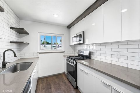 Photo of 7135 Coldwater Canyon Avenue #16, North Hollywood, CA 91605 (MLS # GD25154941) Photo of 7135 Coldwater Canyon Avenue #16, North Hollywood, CA 91605 (MLS # GD25154941)