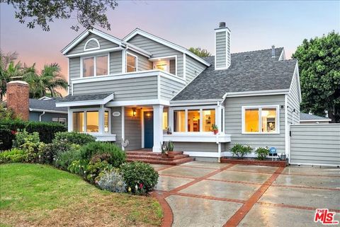 Photo of 2810 Granville Avenue, Los Angeles, CA 90064 (MLS # 25596805) Photo of 2810 Granville Avenue, Los Angeles, CA 90064 (MLS # 25596805)