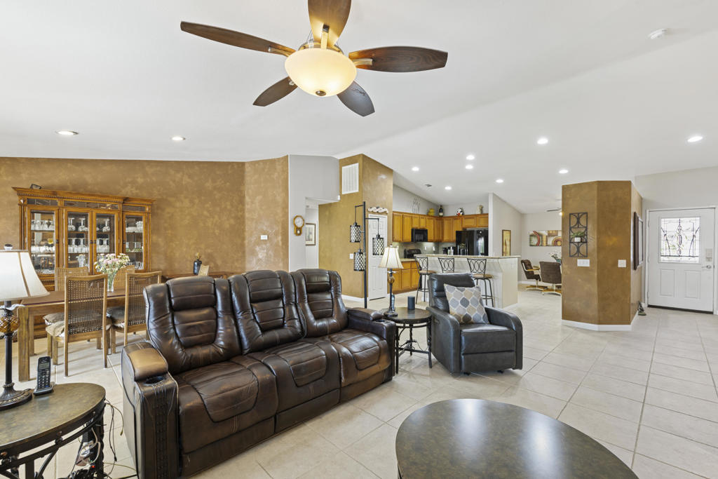 Las Brisas North - Residential
