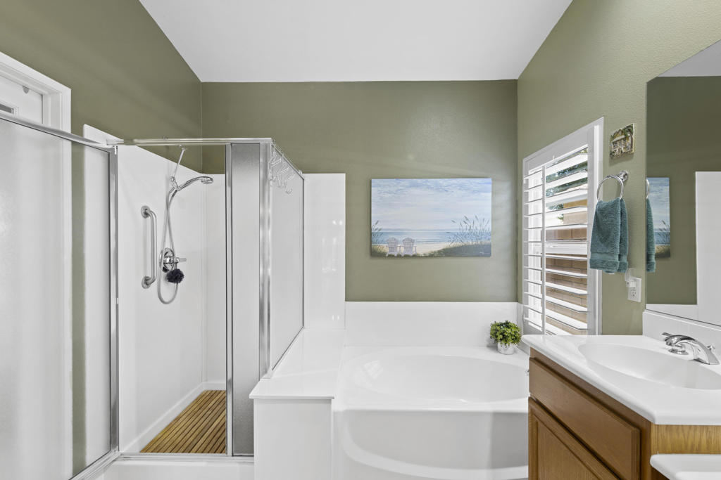 Las Brisas North - Residential