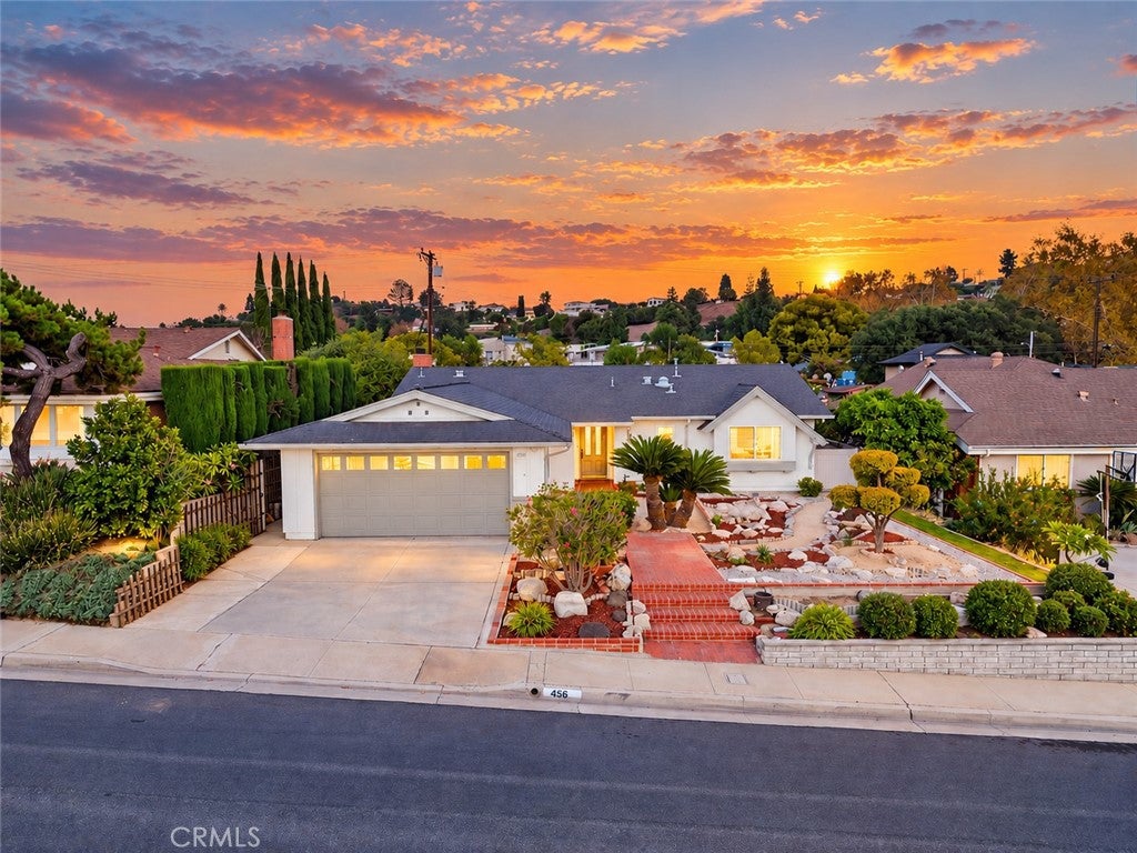 456 Alzado Street