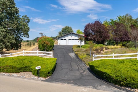 Photo of 915 Santa Rita RD, Templeton, CA 93465 (MLS # NS26170281)