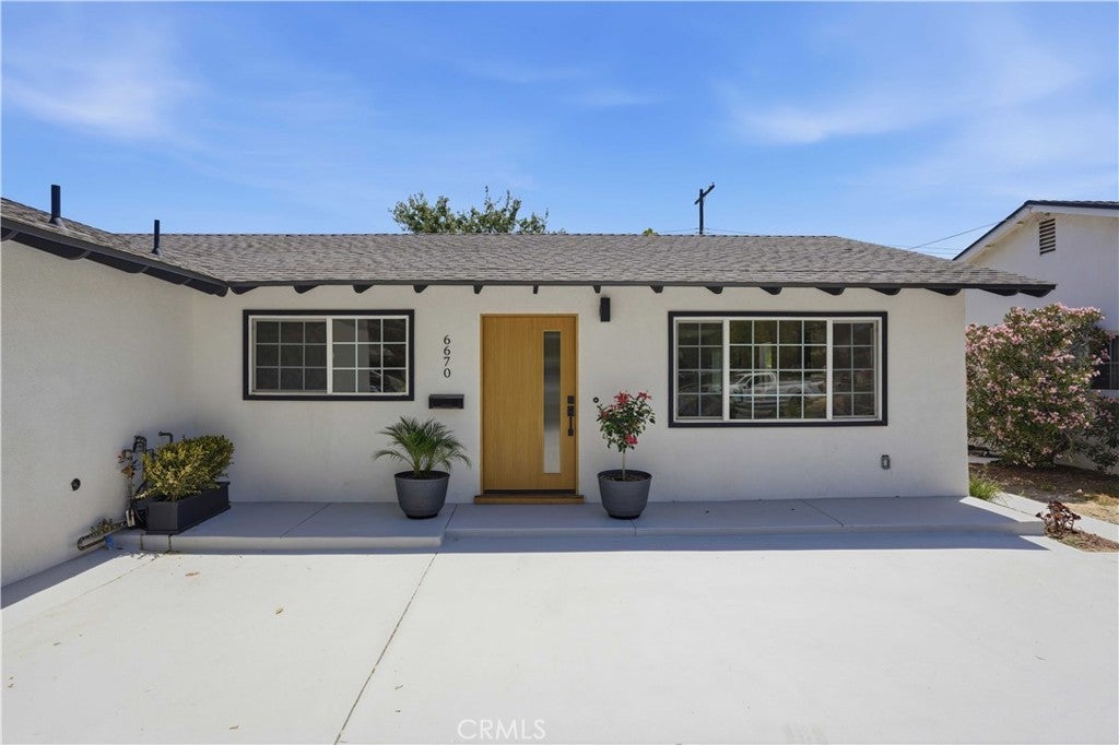 Photo of 6670 Platt AVE, West Hills, CA 91307 (MLS # SR26102717)