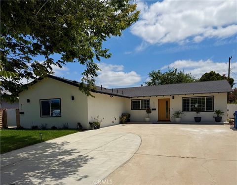 Photo of 6670 Platt AVE, West Hills, CA 91307 (MLS # SR26102717)