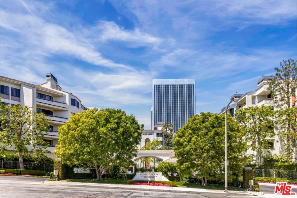 2131 Century Park Lane 402