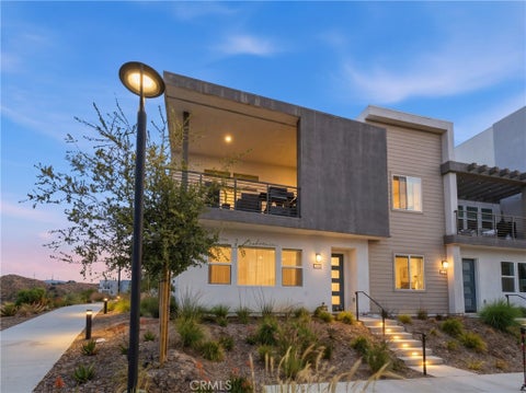 Photo of 26729 Blue Hills Lp Loop, Valencia, CA 91381 (MLS # SR26196199)