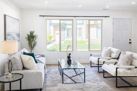 Photo of 27799 Del Norte Court, Hayward, CA 94545 (MLS # ML82039479)