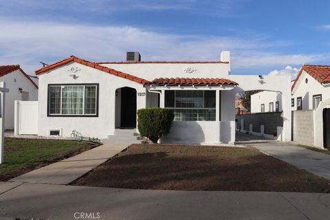 Photo of 1917 W 74th St, Los Angeles, CA 90047 (MLS # SR26032051)