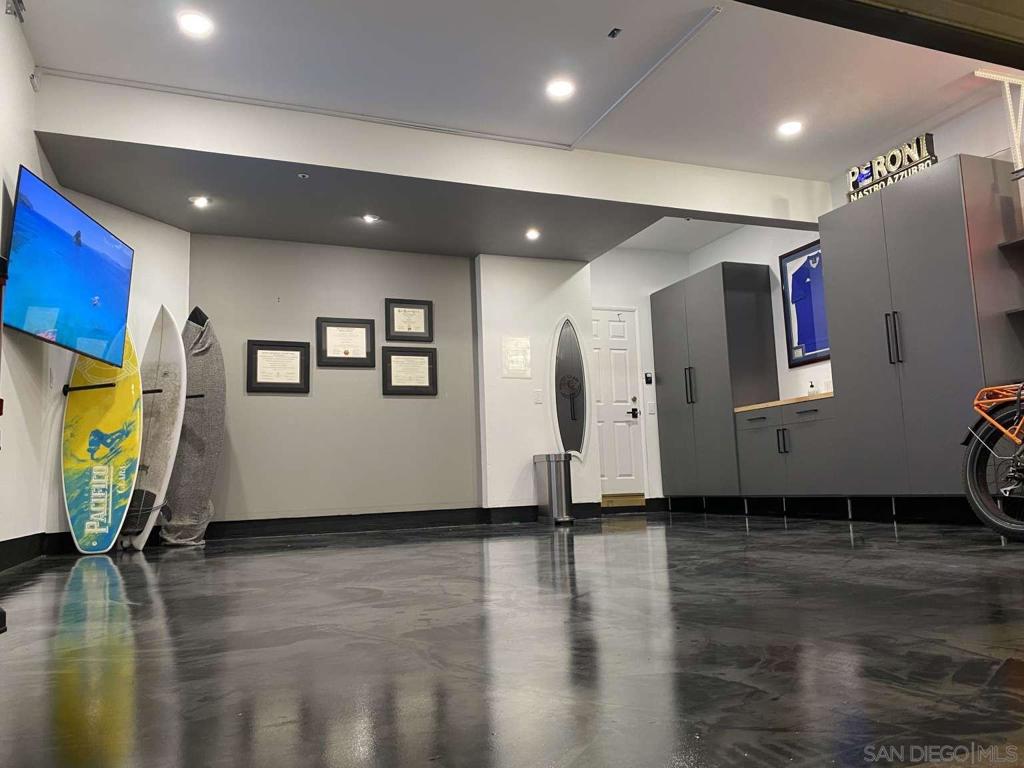 171 E 18th Street C1