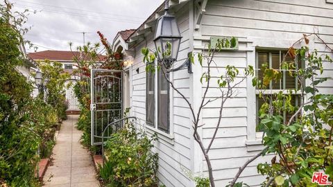 Photo of 1111 12th Street #F, Santa Monica, CA 90403 (MLS # 25612091)