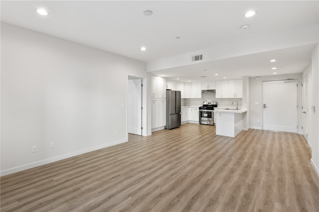 419 N Chandler Avenue 420