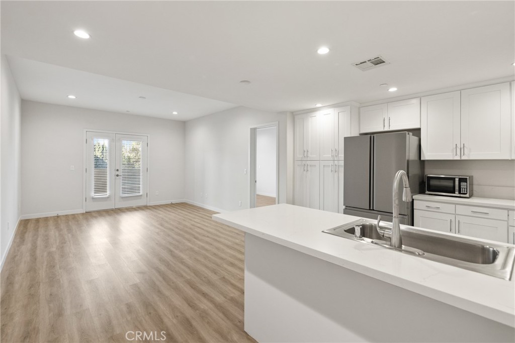 419 N Chandler Avenue 420