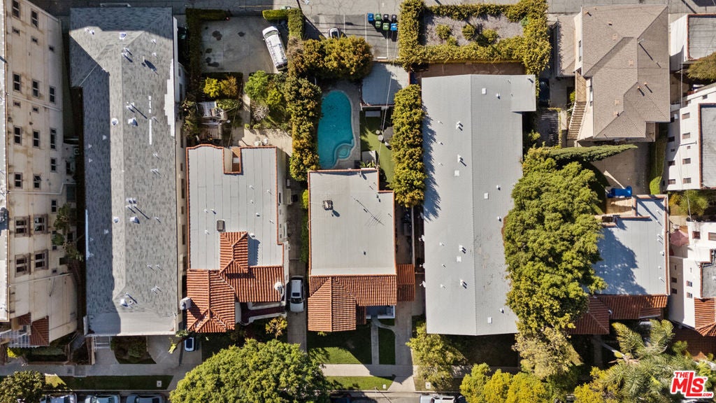 915 S Wooster Street, Los Angeles CA 90035