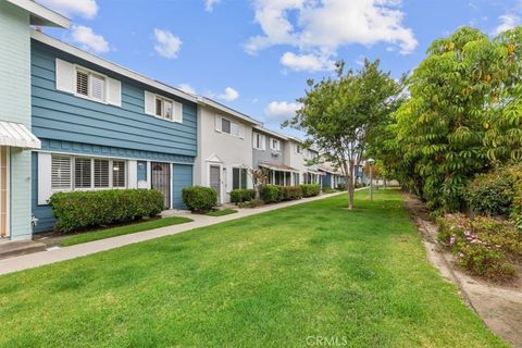 Photo of 19880 Berkshire Lane Ln, Huntington Beach, CA 92646 (MLS # NP25138358)