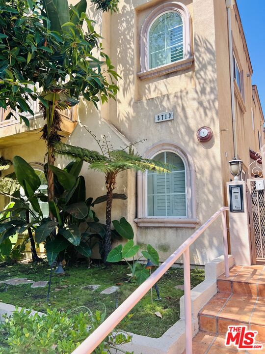 5719 Camellia Avenue 109