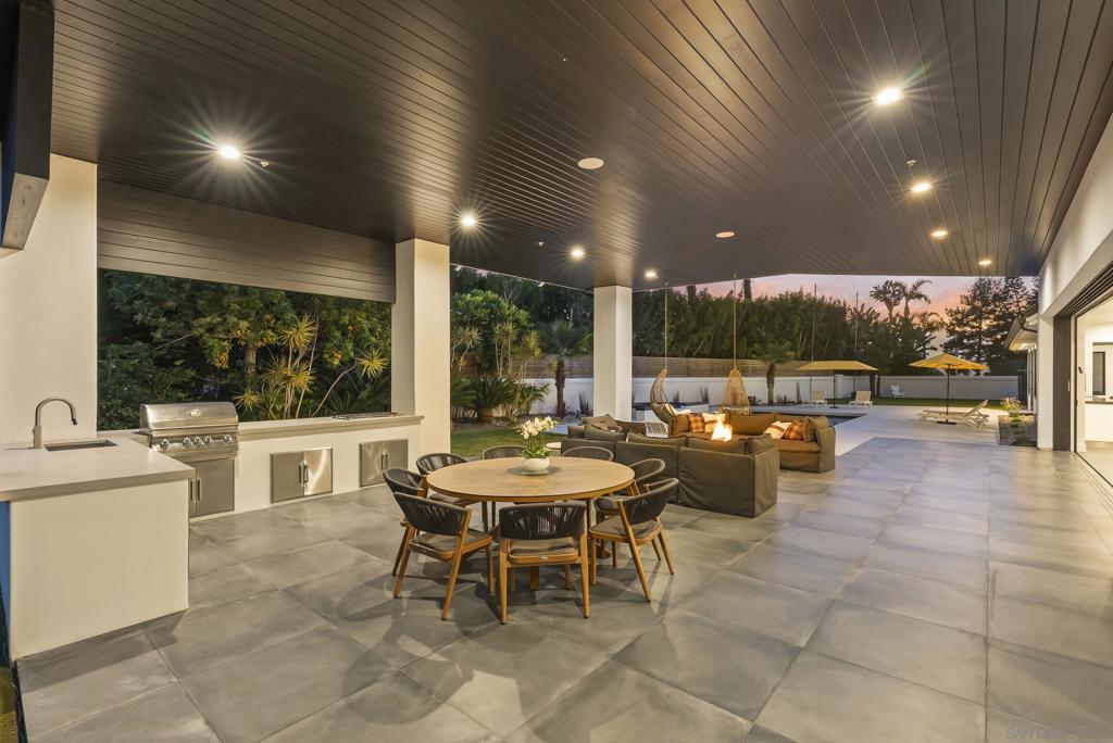 6850 Avenida de la Ronda