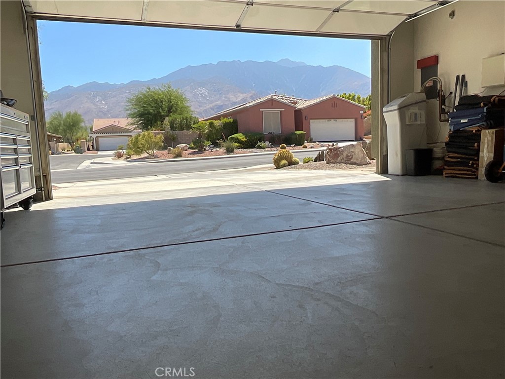 Four Seasons (33106) - Residential