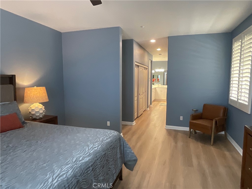 Four Seasons (33106) - Residential