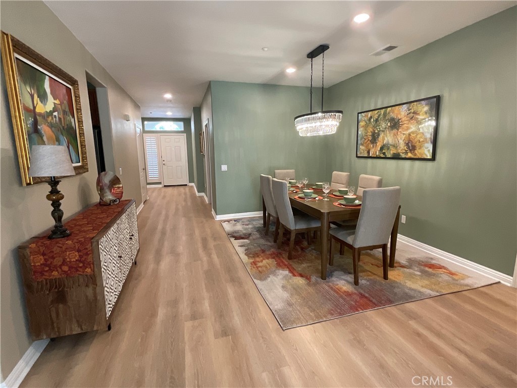 Four Seasons (33106) - Residential