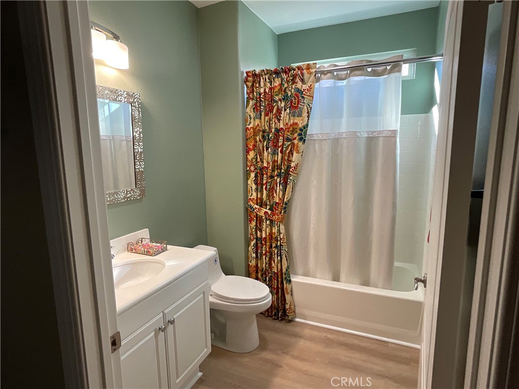 Four Seasons (33106) - Residential