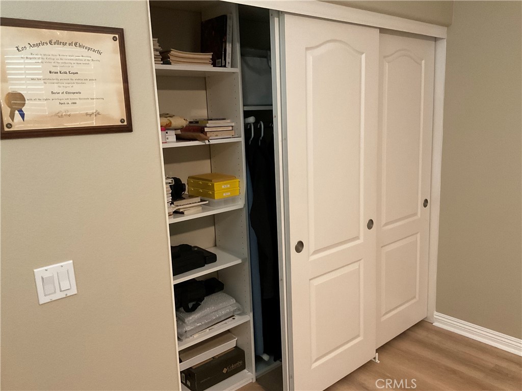 Four Seasons (33106) - Residential