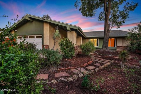 Photo of 6652 Smoke Tree Avenue, Oak Park, CA 91377 (MLS # 226001377)