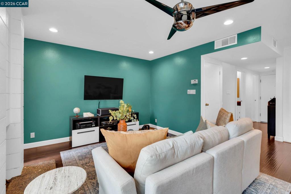 1119 1119 Camino Del Valle