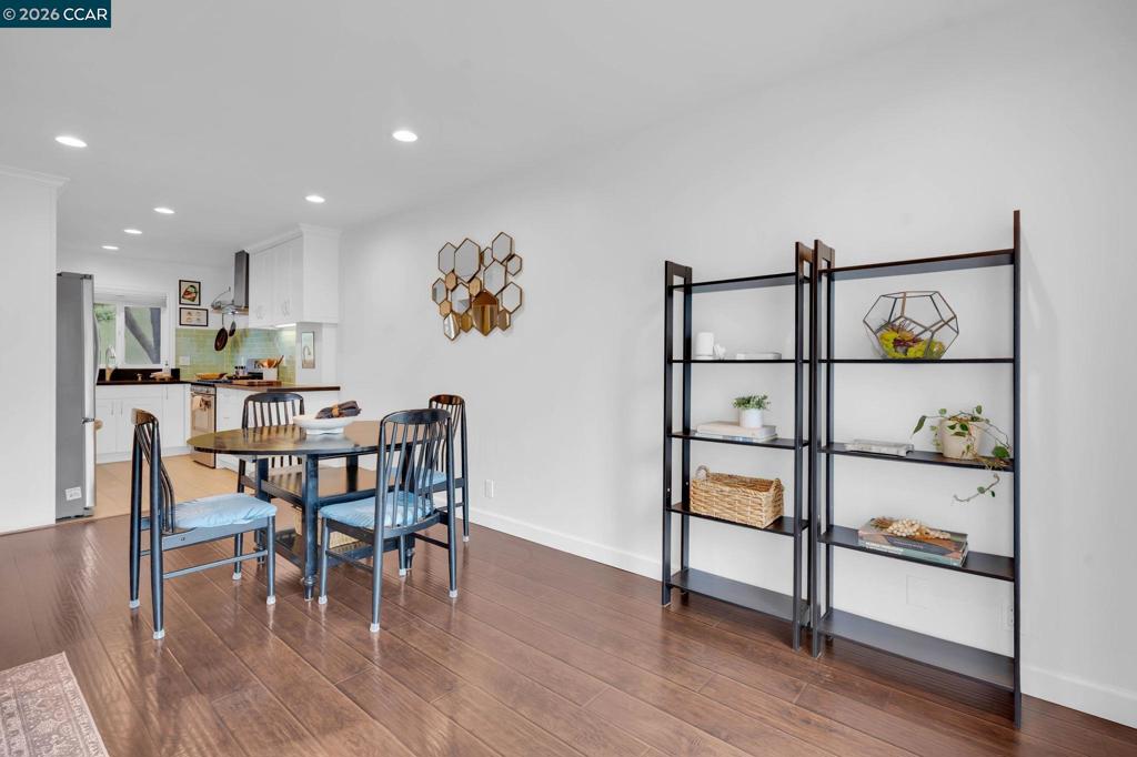 1119 1119 Camino Del Valle