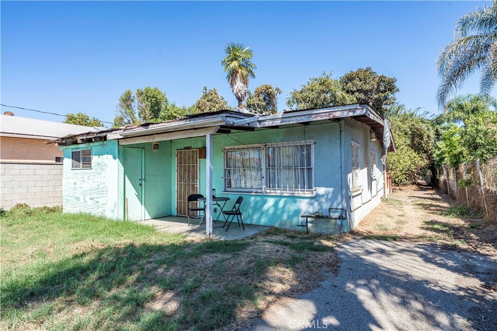 12439 Dahlia Avenue