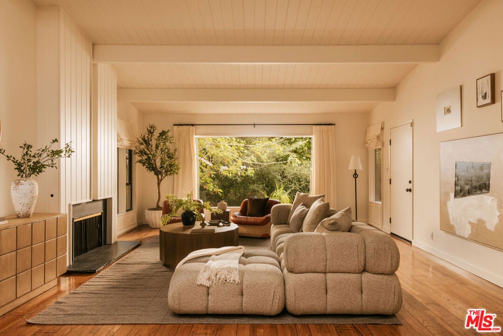 588 Dryad Road