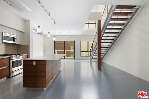 Photo of 11500 Tennessee Avenue #307, Los Angeles, CA 90064 (MLS # 25578565) Photo of 11500 Tennessee Avenue #307, Los Angeles, CA 90064 (MLS # 25578565)