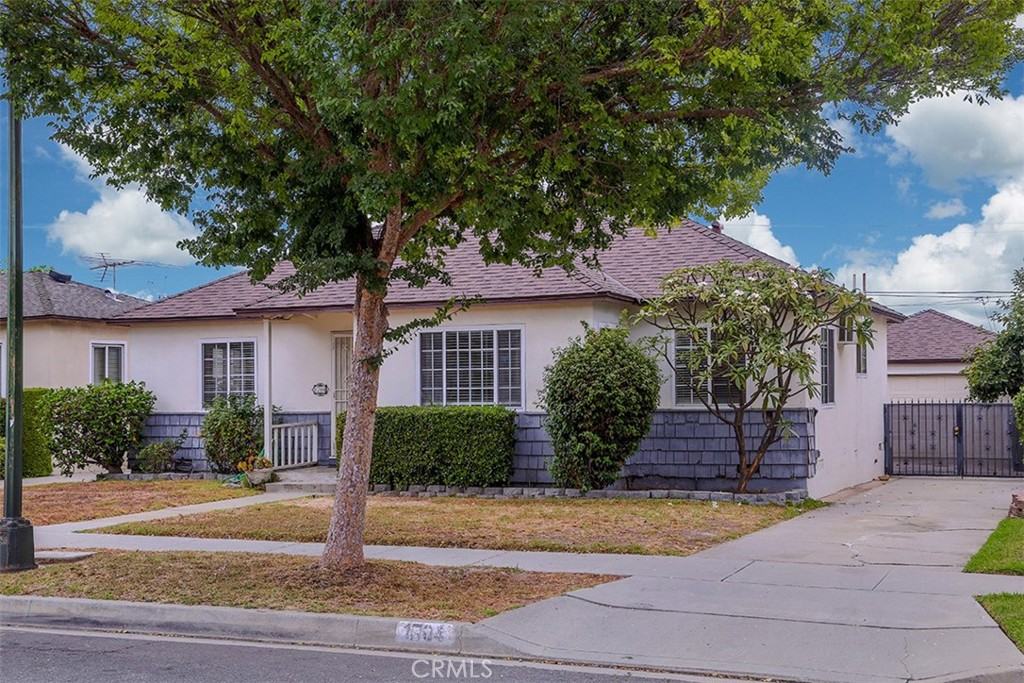 AMAZING OPPORTUNITY! Located in one of Alhambra’s highly sought-after neighborhood, this home is on the market for the first time in 38 years and offers ADU potential with endless possibilities for first time homebuyers and/or investors. This area boasts top rated schools, a wide variety of dining and shopping options along Main St. and Valley Blvd and conveniently located near major supermarkets. Easy access to Freeway 10 and 710, public transportation and just minutes to downtown LA and Pasadena. Near Almansor Park, Almansor Golf Course & Historic San Gabriel Mission.
This charming 3 bedroom, 1 bath home has been well maintained and offers 1,145 S.F. of Living space ona 5,938 S.F. Lot.
Living Room with Fireplace, Formal Dining Room, Indoor Laundry Hookups, Newer Roof (1 year old), Hardwood Floors and 2 Car Detached Garage with auto remotes. Don’t miss this amazing opportunity to make this your dream