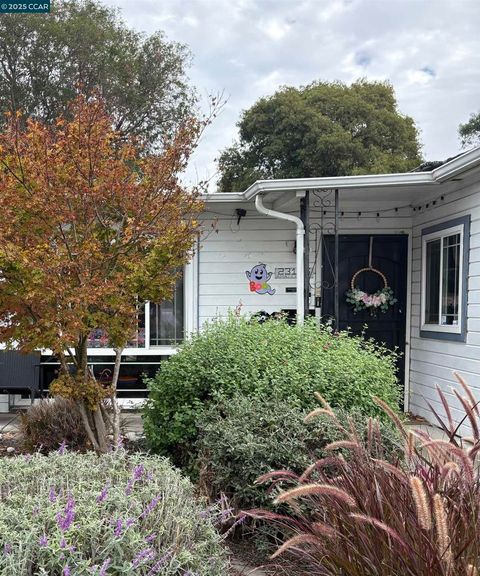 Photo of 23136 Amador Street St, Hayward, CA 94541 (MLS # 41119560)