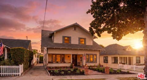 Photo of 319 N Gertruda Avenue, Redondo Beach, CA 90277 (MLS # 26854135)